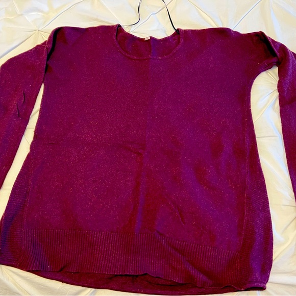 Lululemon sweater - super soft wool. Has thumb holes. - Picture 1 of 3